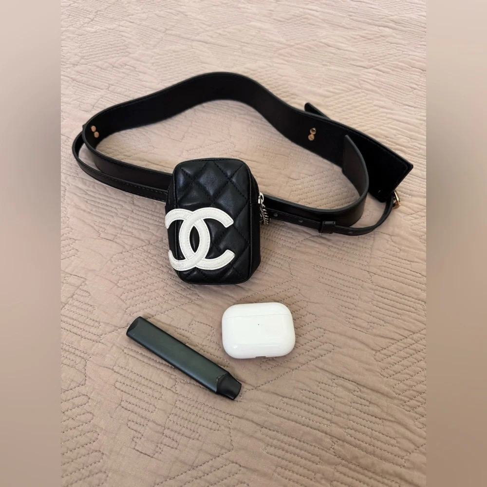Authentic Chanel mini pouch for EarPod and viper comes with regular wide belt. - Picture 6 of 17